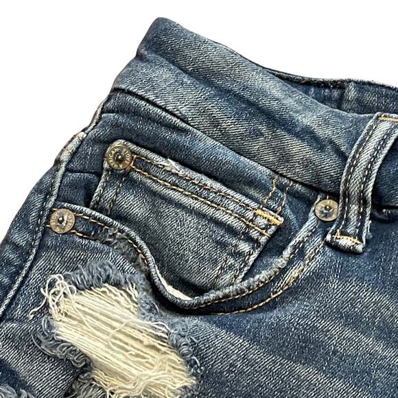 American Eagle Curvy Hi-Rise Shortie Distressed Shorts - Picture 5 of 14